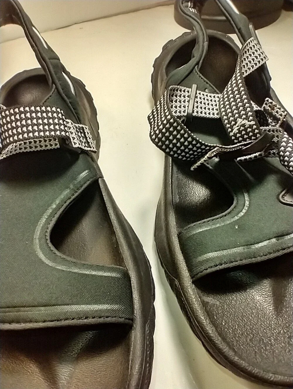 Nike Trail Oneonta Black Pure Platinum Sandals Shoes Men's sz 11 (DJ6604-001).